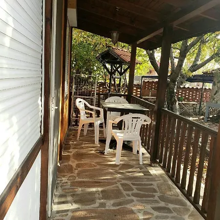 стаи за гости Holiday Garden *