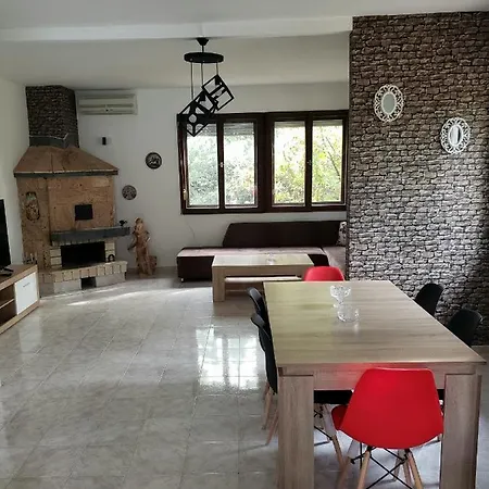 стаи за гости Holiday Garden * Plovdiv