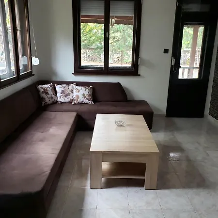 стаи за гости Holiday Garden Guest house *